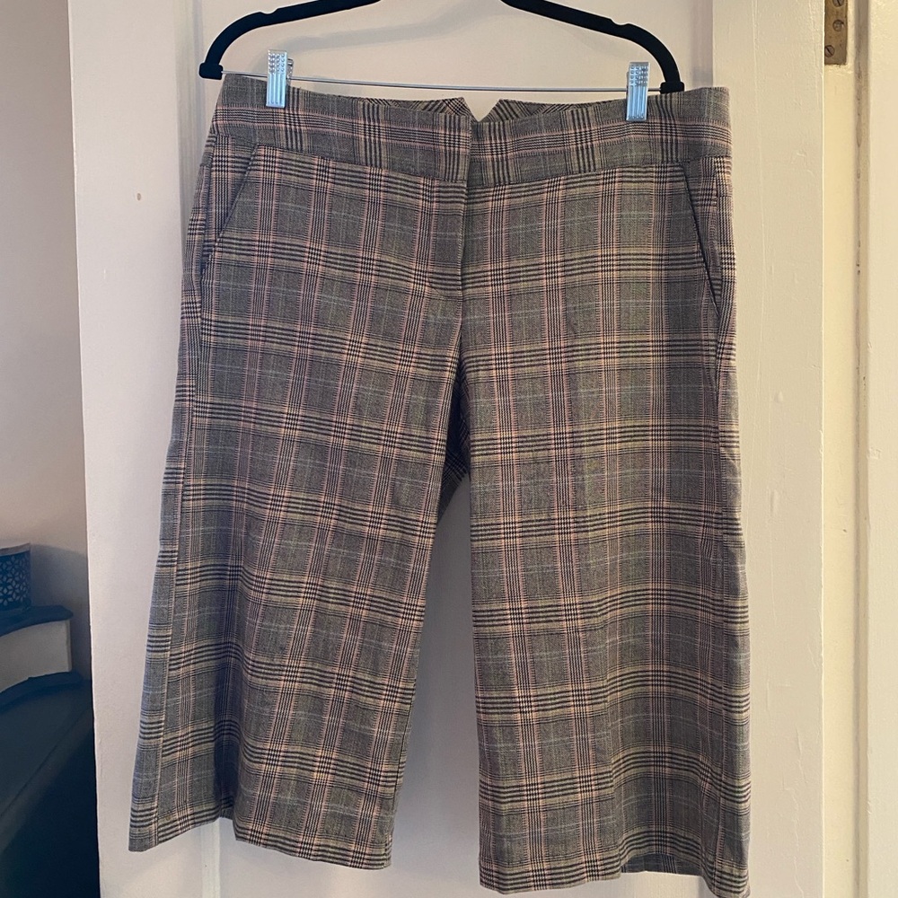 Plaid Y2K Low-Rise Culottes - Gray with Subtle Pink Stripe